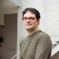 Pasfoto Stijn Oosterlynck